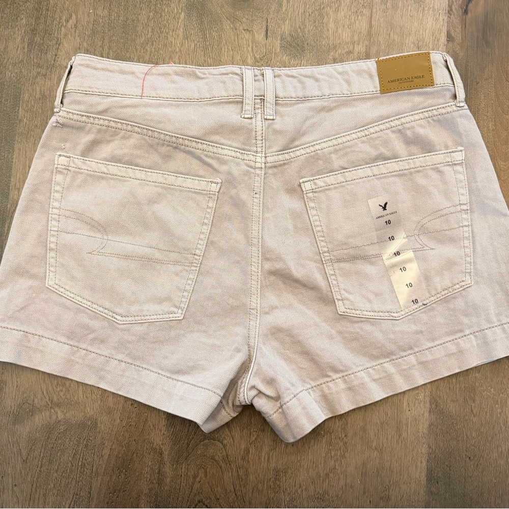 American Eagle Outfitters High-Waist Shorts in off white - Picture 2 of 2